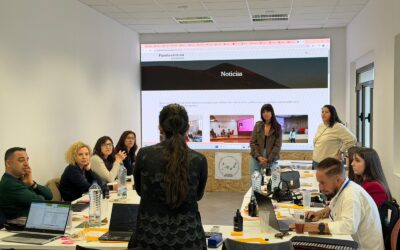 Fuerteventura Protagonista presenta su proyecto al profesorado de ERASMUS que acoge en estos días la Asociación AMANAY